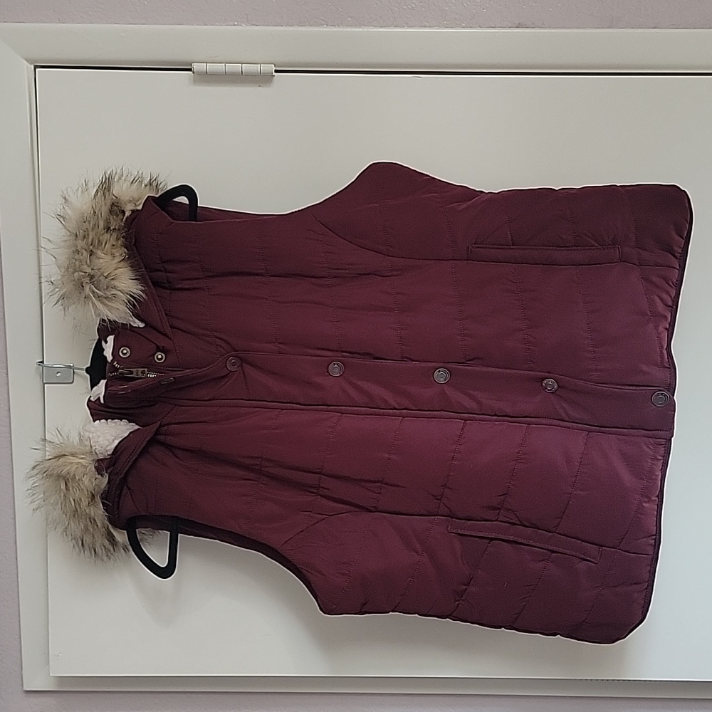Aeropostale Burgundy Winter Vest XL with fur lined hood